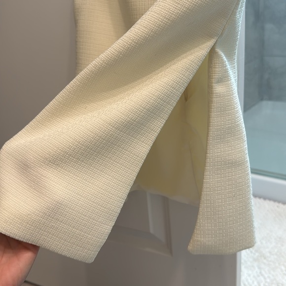 These Three Boutique Linen Ivory Strapless Top Medium - Picture 3 of 14